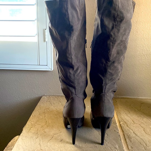 Taupe Boots by Forever 21 Size 10 - Picture 4 of 11